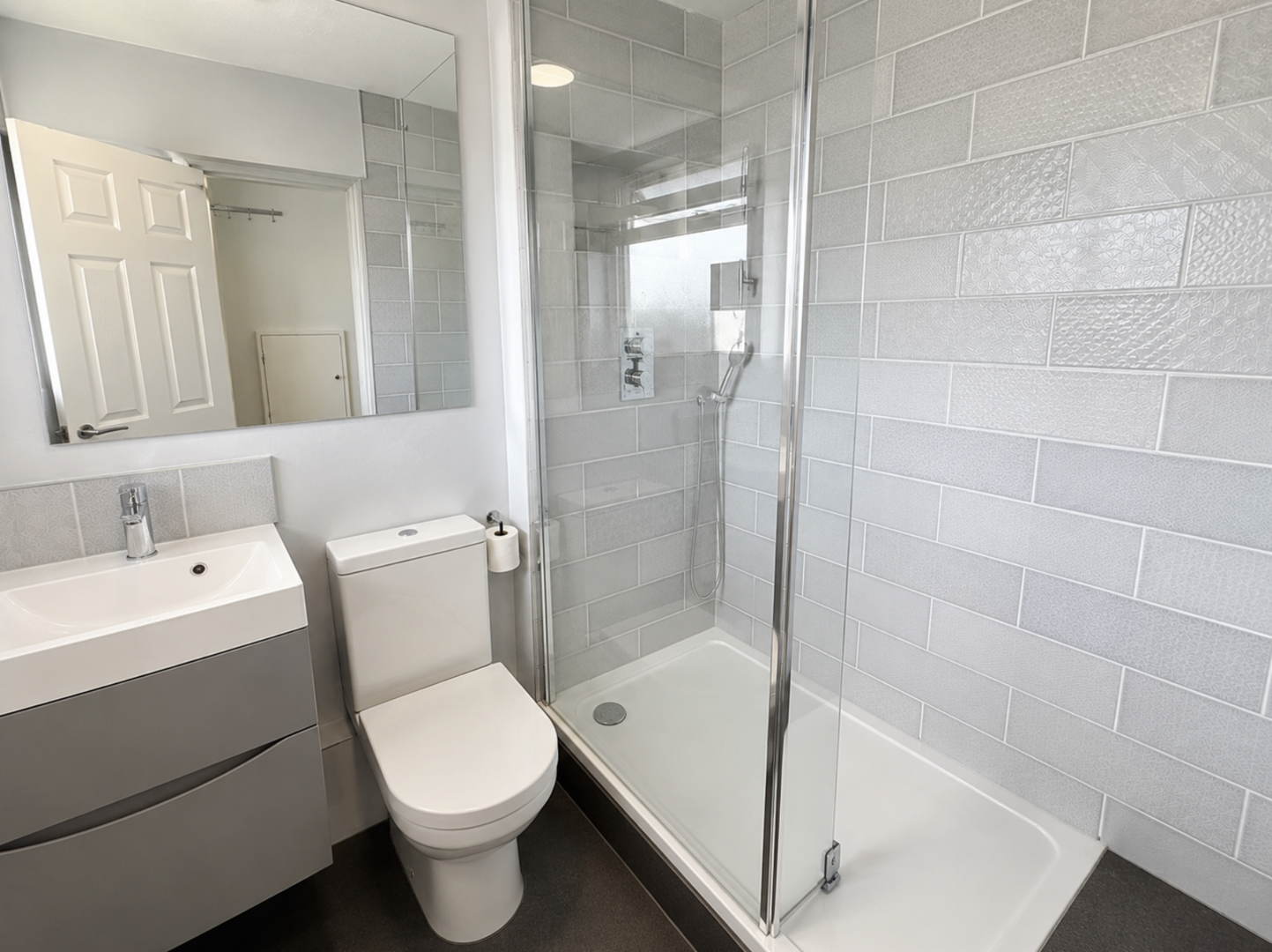 1 bed property in Lampeter Square, London